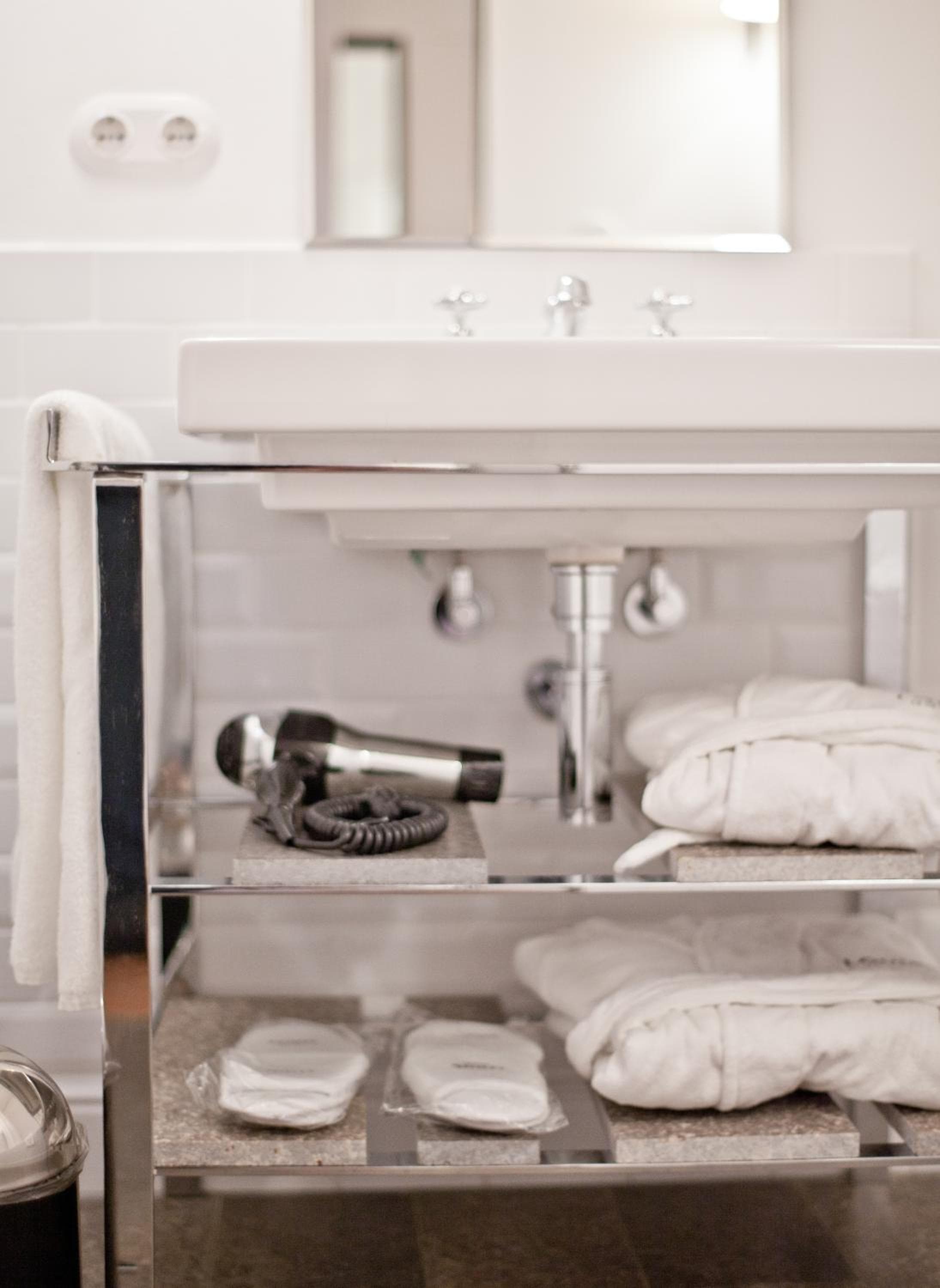 Louis Hotel, Munich: bathroom