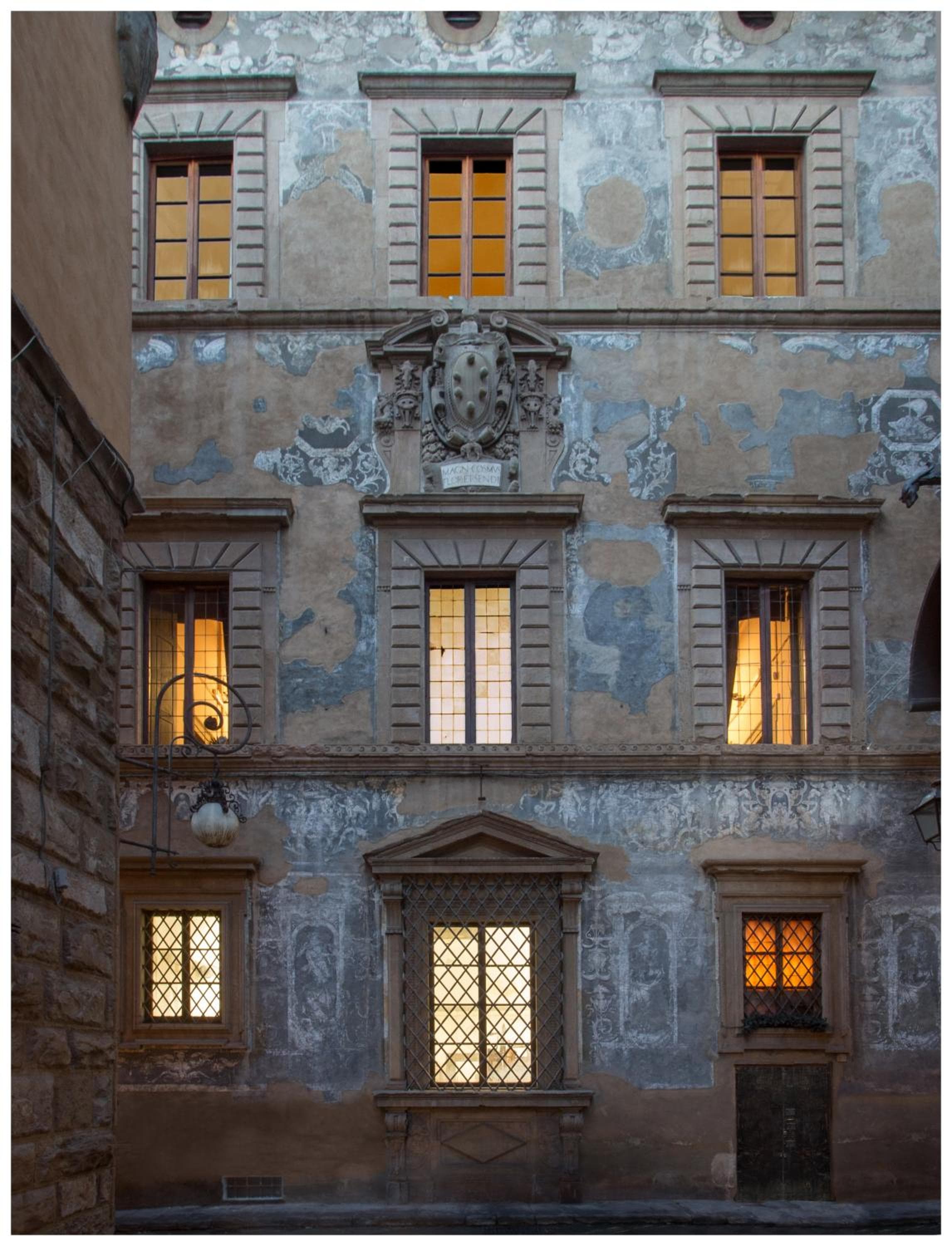 Hotel Bavaria, Florence: building
