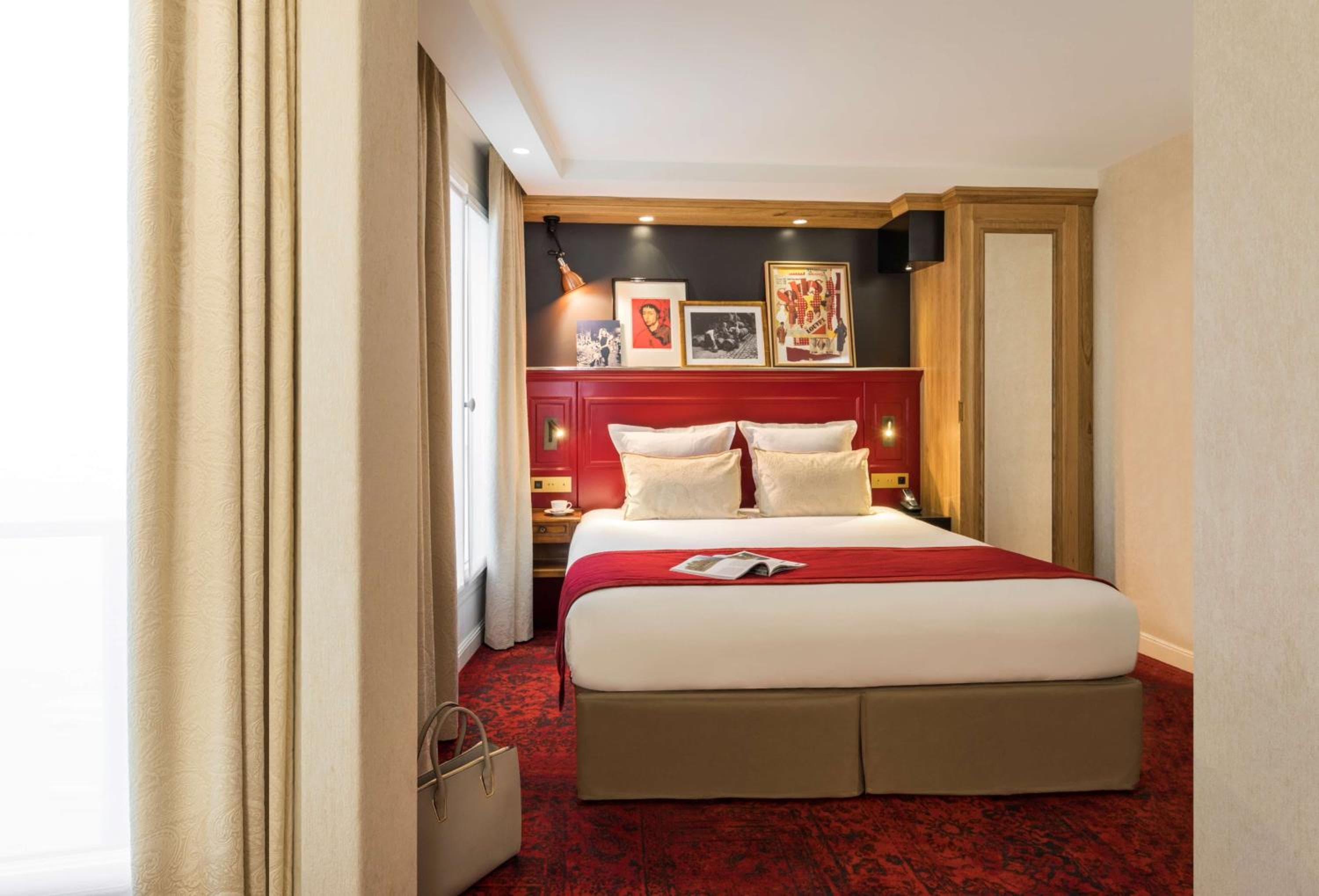 Hotel Ducs de Bourgogne, Paris: hotel room