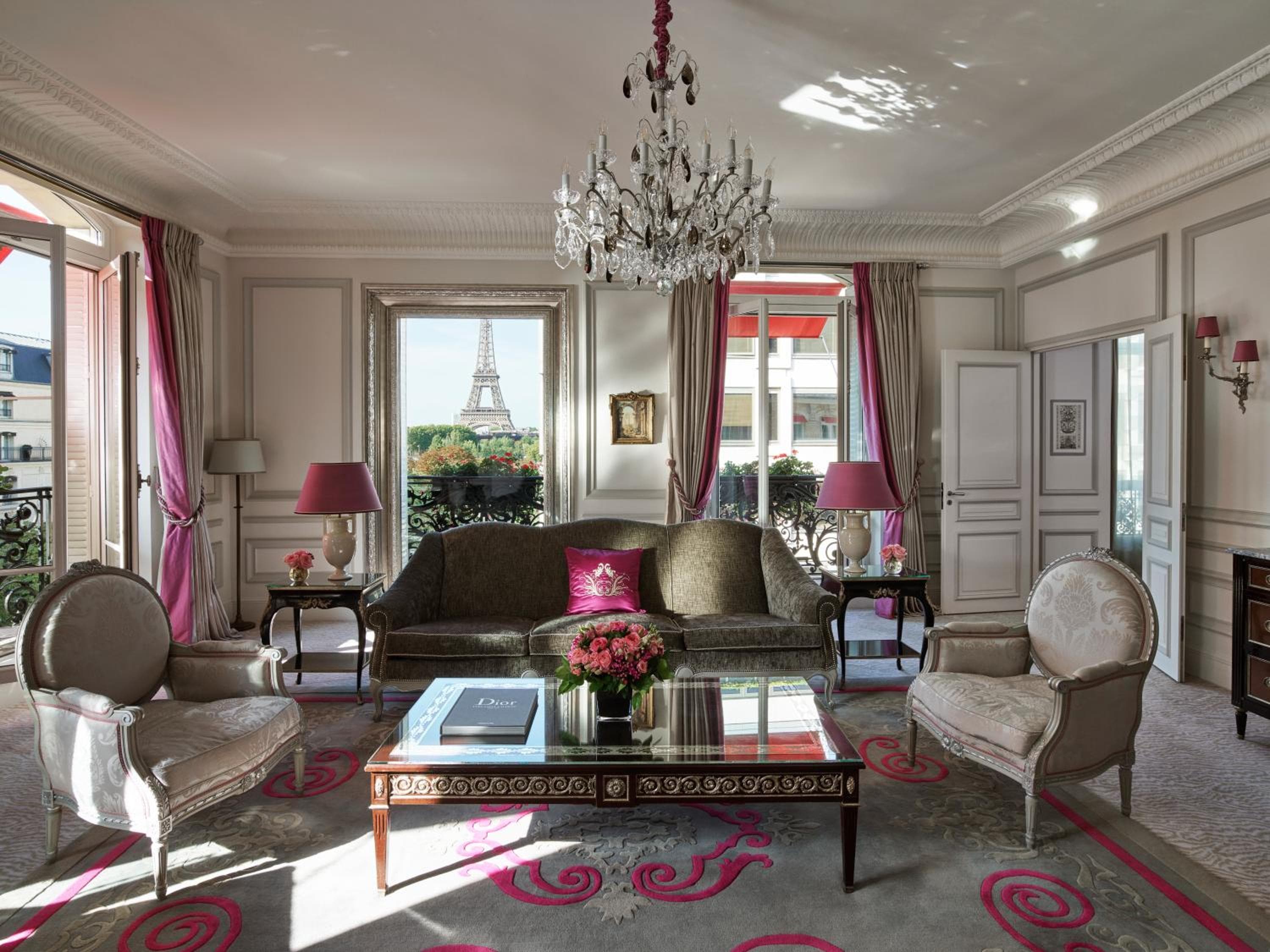 Hôtel Plaza Athénée - Dorchester Collection photo 2