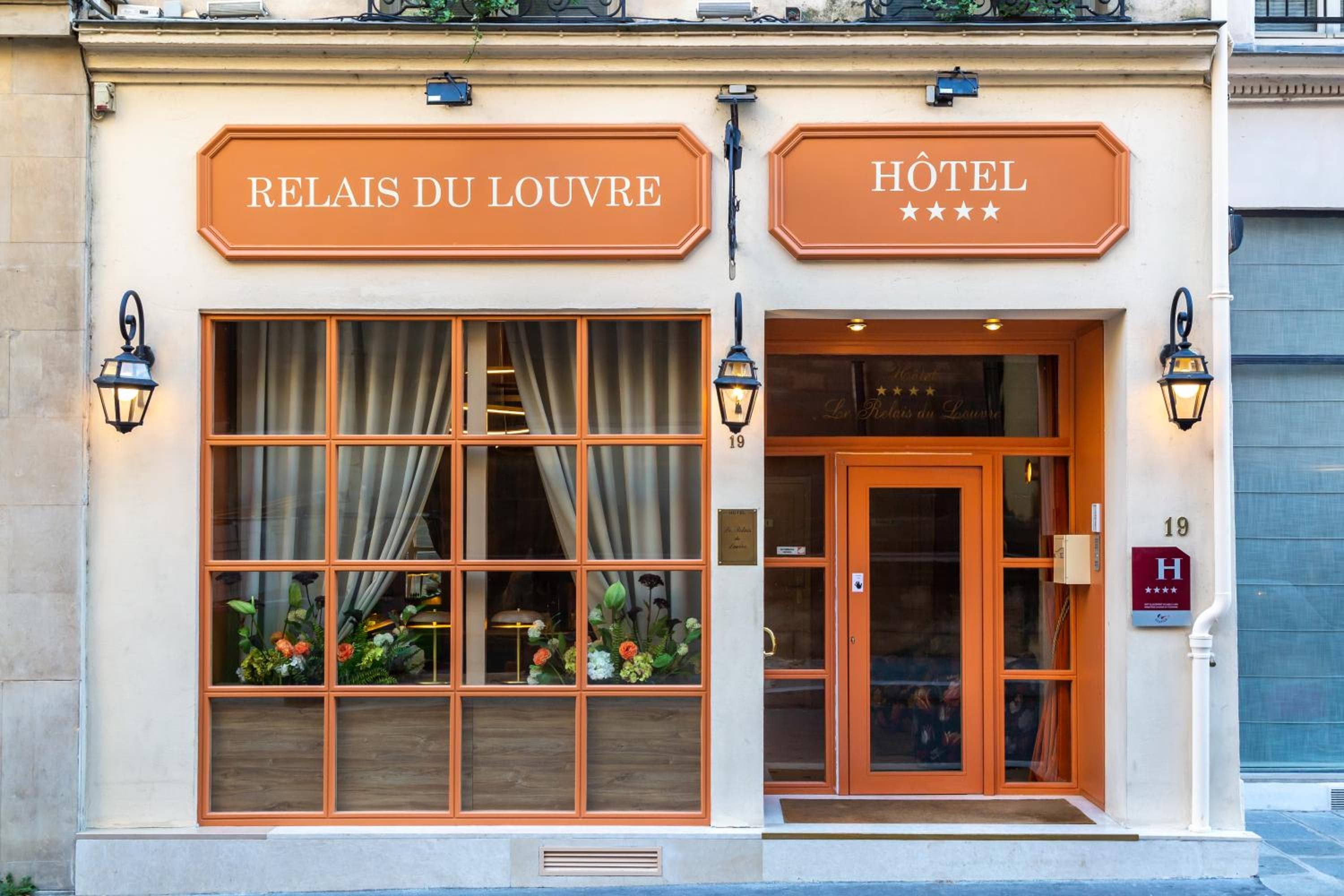 Relais Du Louvre, Paris: building