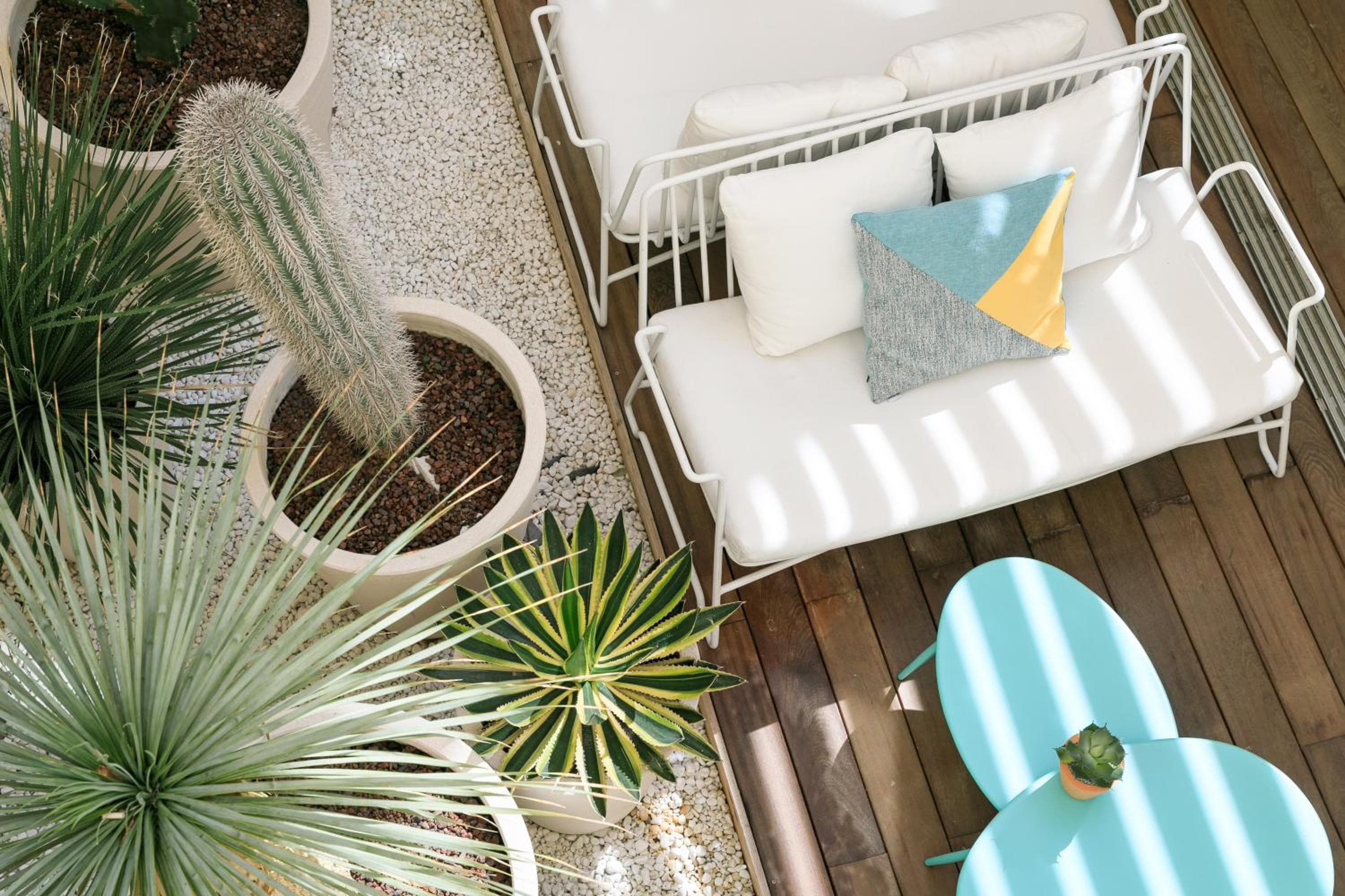 The Deck Hotel by Happyculture photo 2