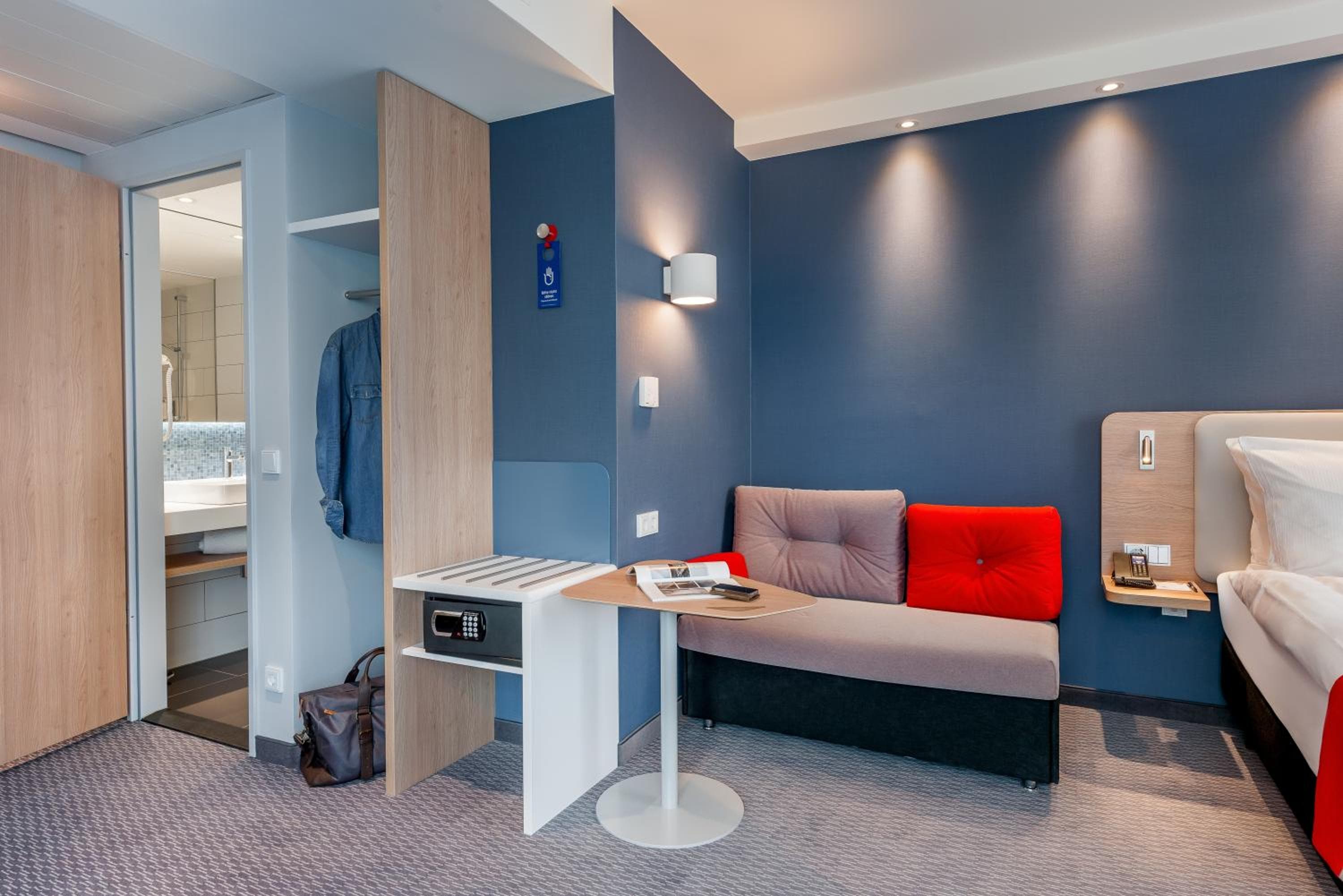 Holiday Inn Express - Berlin - Alexanderplatz by IHG photo 2