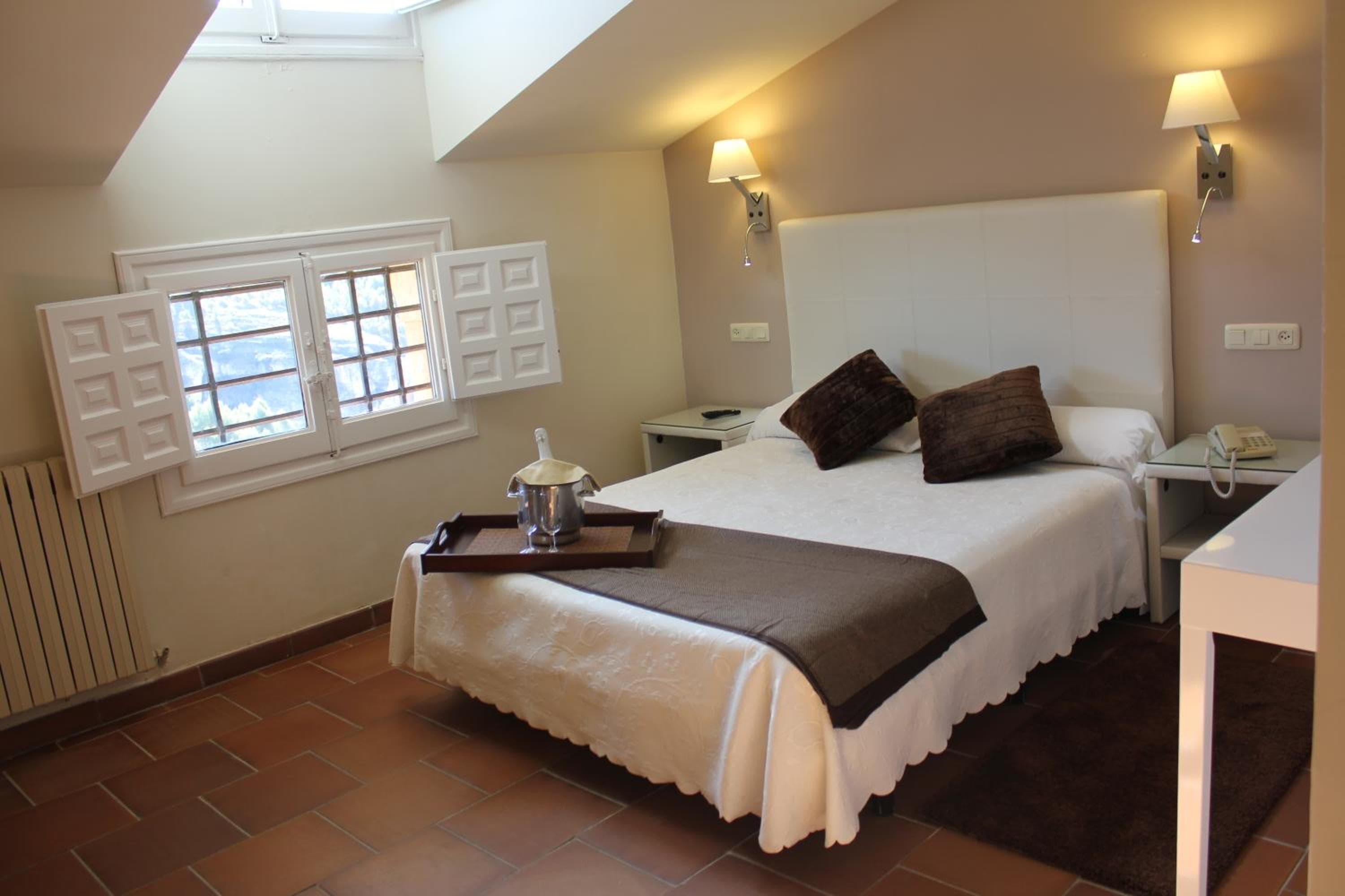 Hotel Leonor de Aquitania photo 2