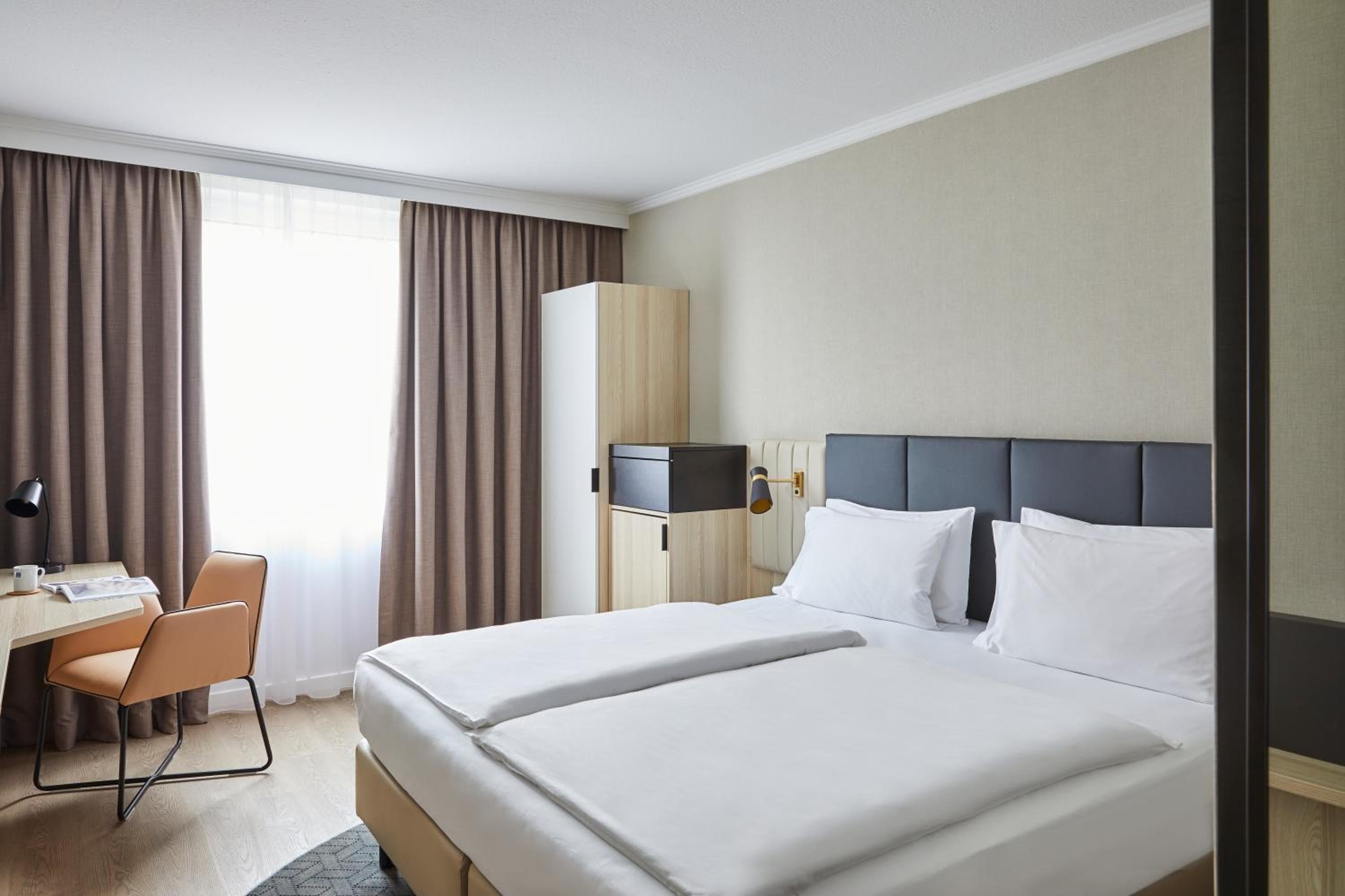 Crowne Plaza Hamburg-City Alster by IHG photo 3