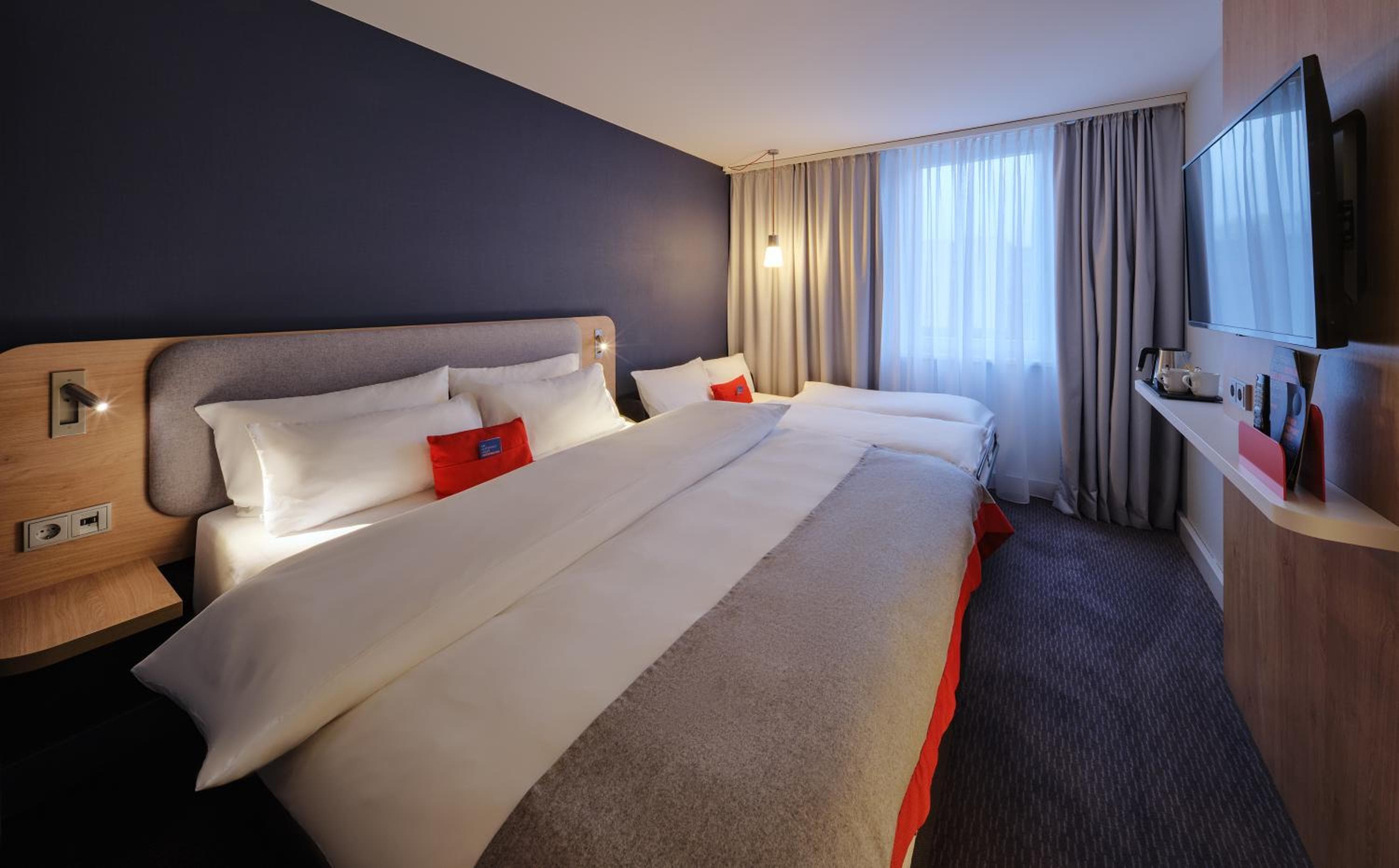 Holiday Inn Express Berlin City Centre by IHG photo 2