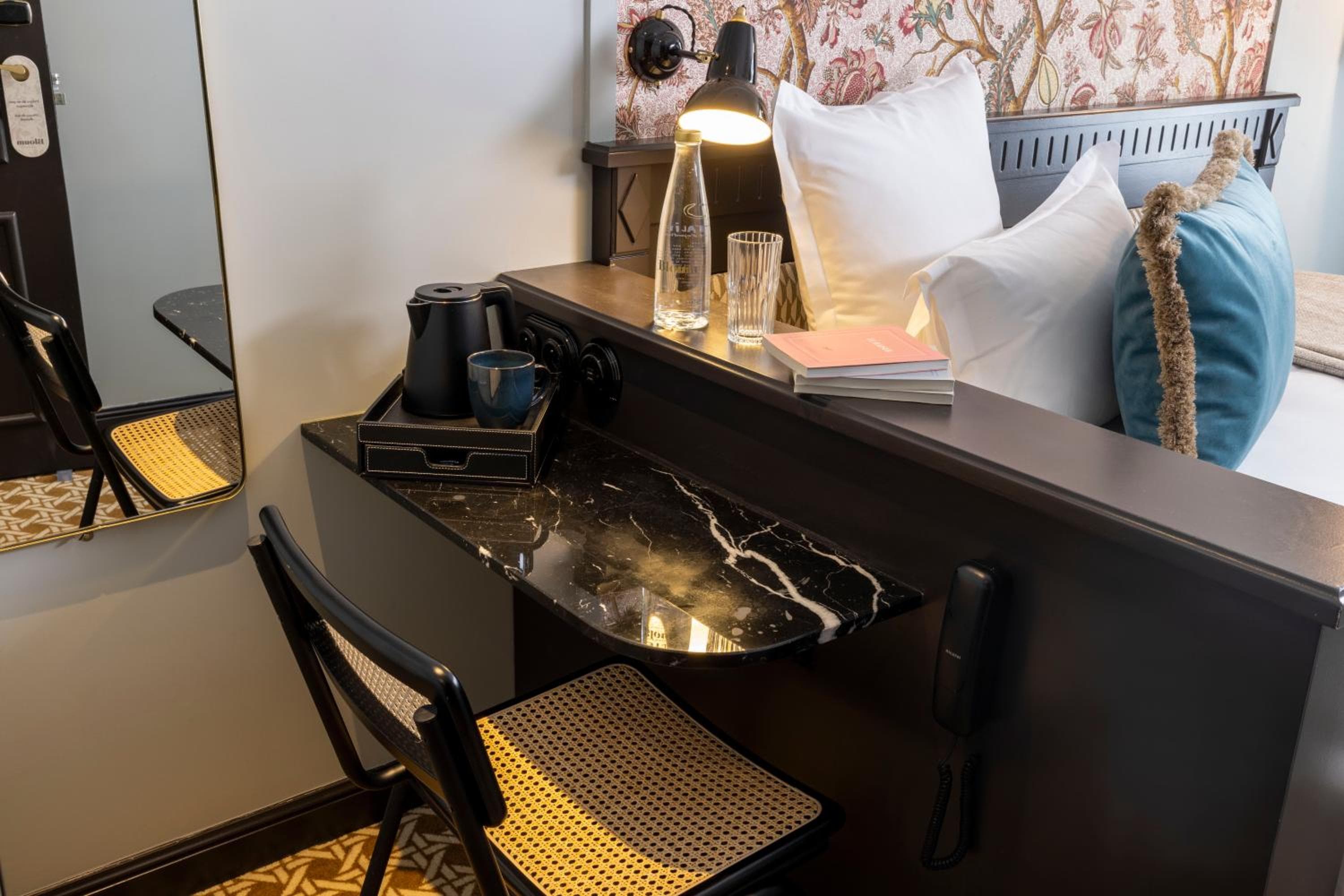 Hôtel Fior d'Aliza, Paris: hotel room