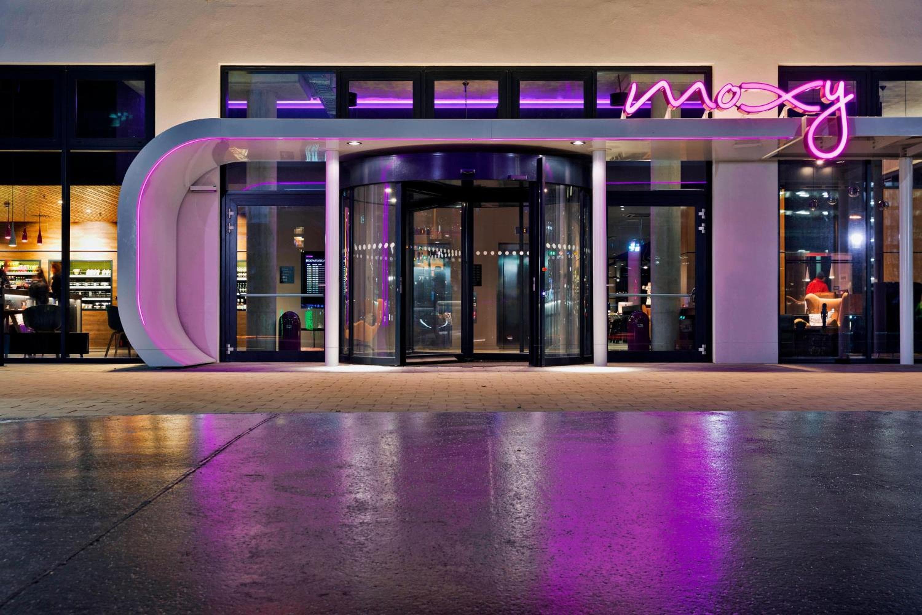 MOXY Vienna Airport photo 5
