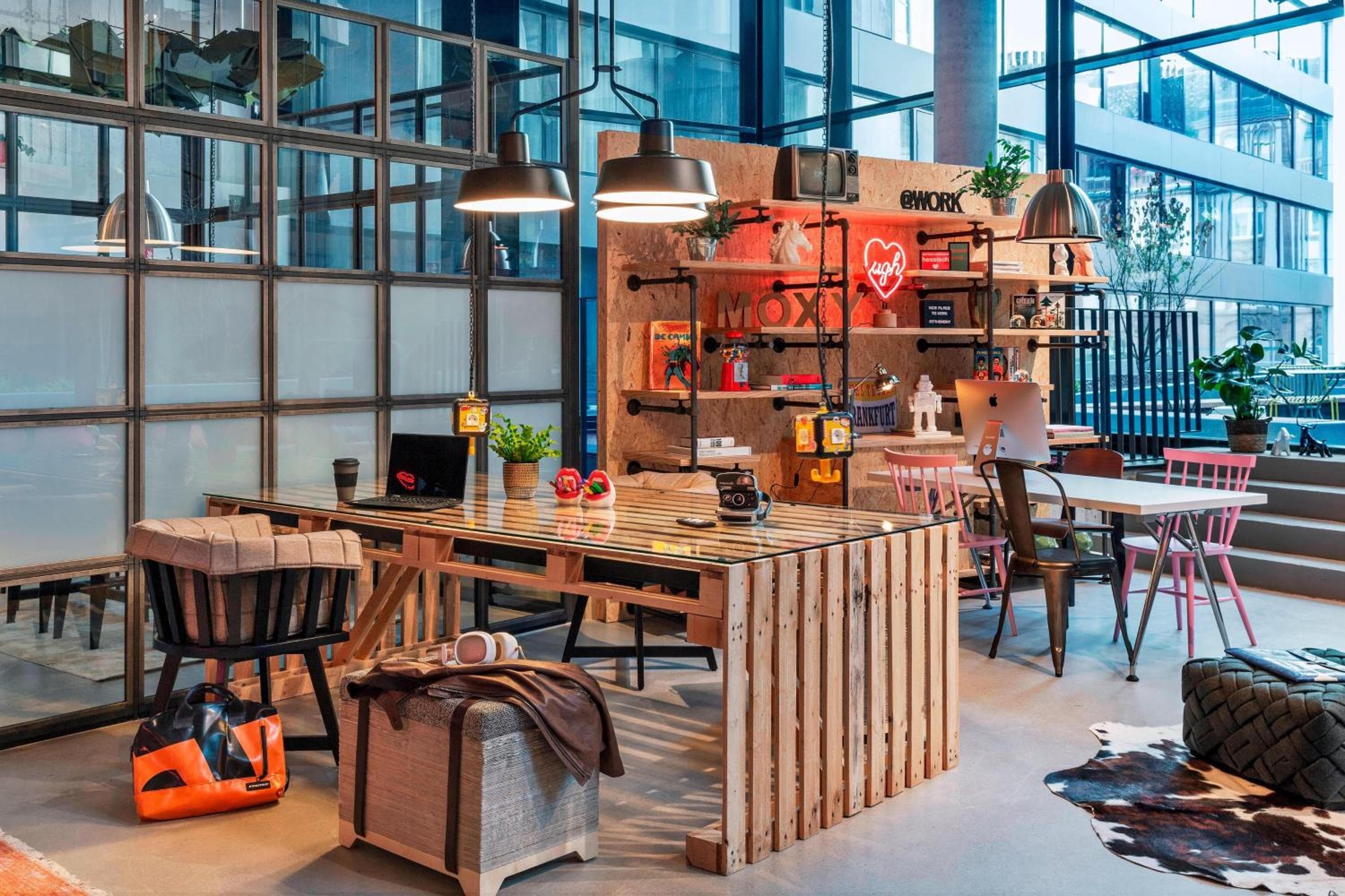 Moxy Frankfurt City Center photo 3