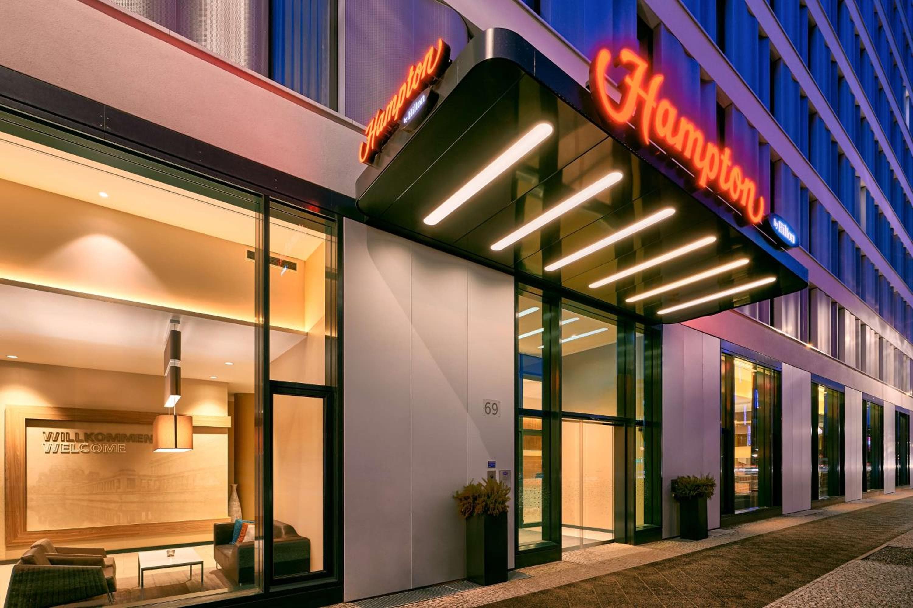 Hampton by Hilton Berlin City Centre Alexanderplatz photo 2