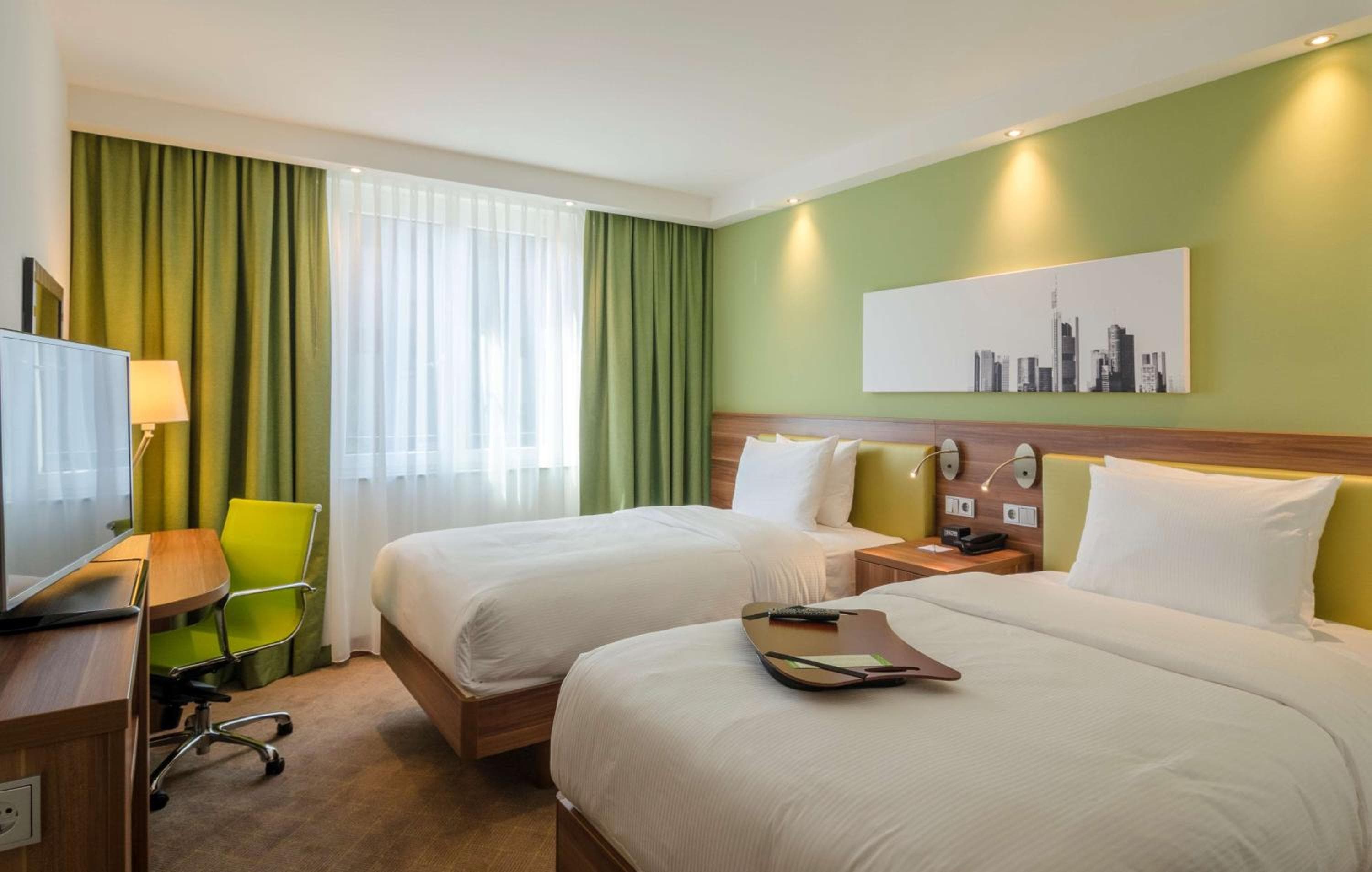 Hampton by Hilton Frankfurt City Centre photo 3
