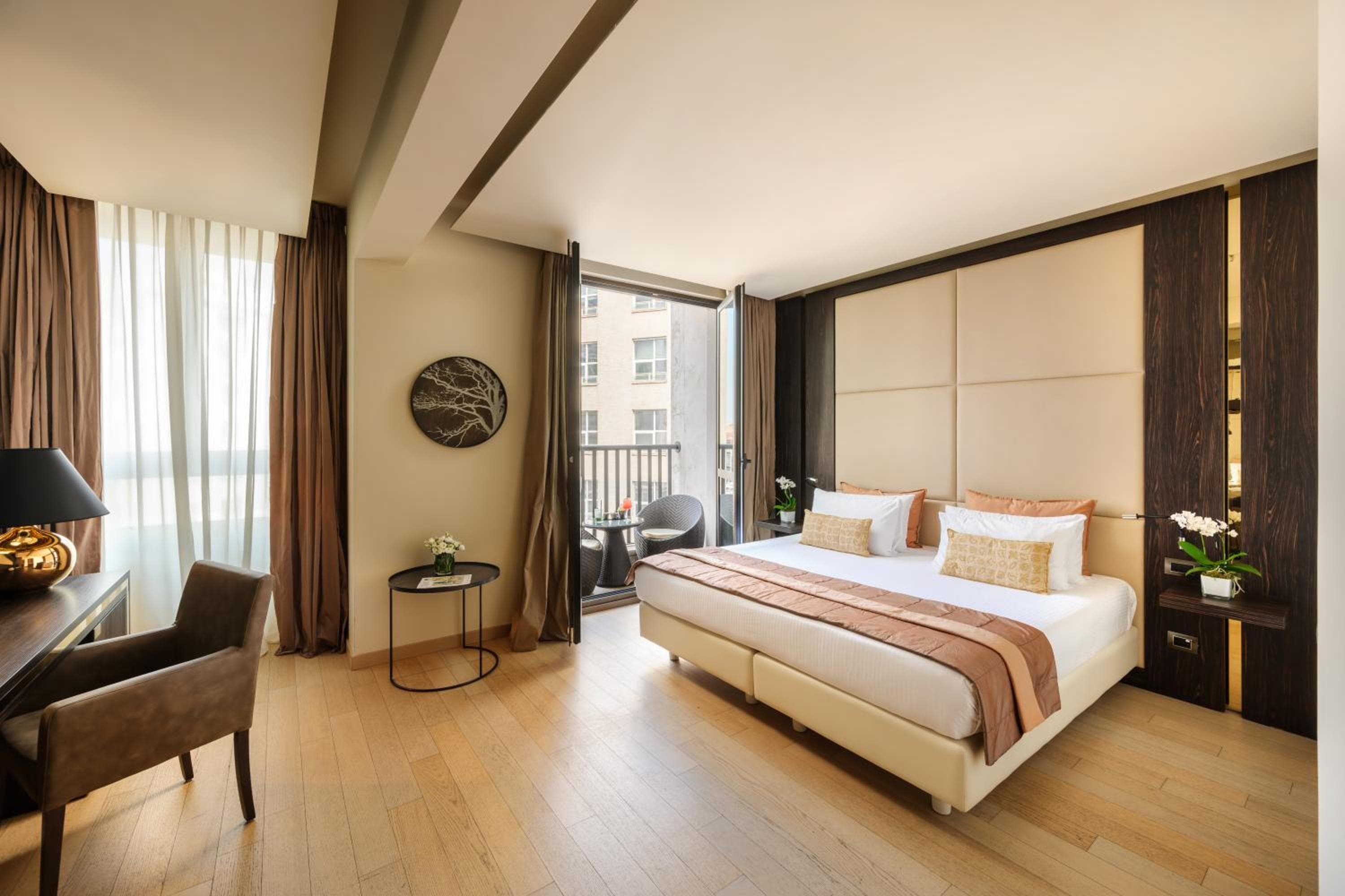 Hotel The Square Milano Duomo - Preferred Hotels & Resorts photo 3
