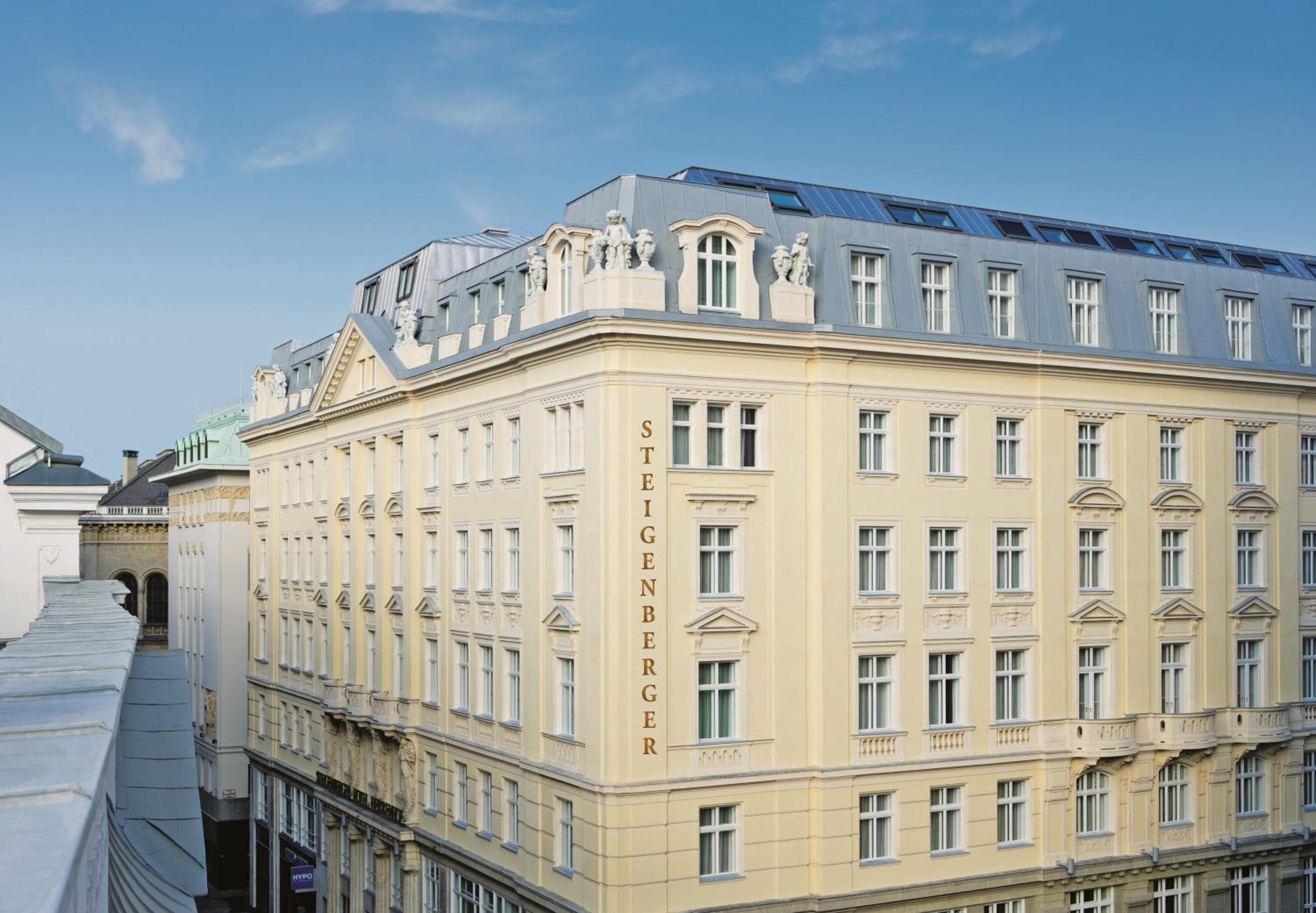 Steigenberger Hotel Herrenhof photo 2