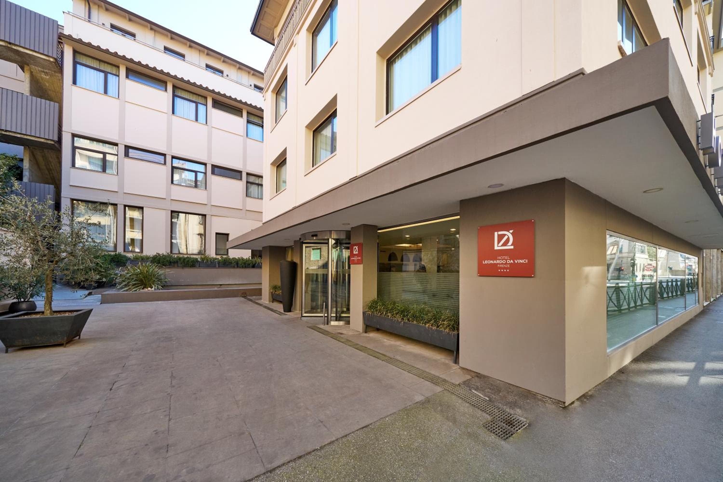 Hotel Leonardo da Vinci, Florence: building