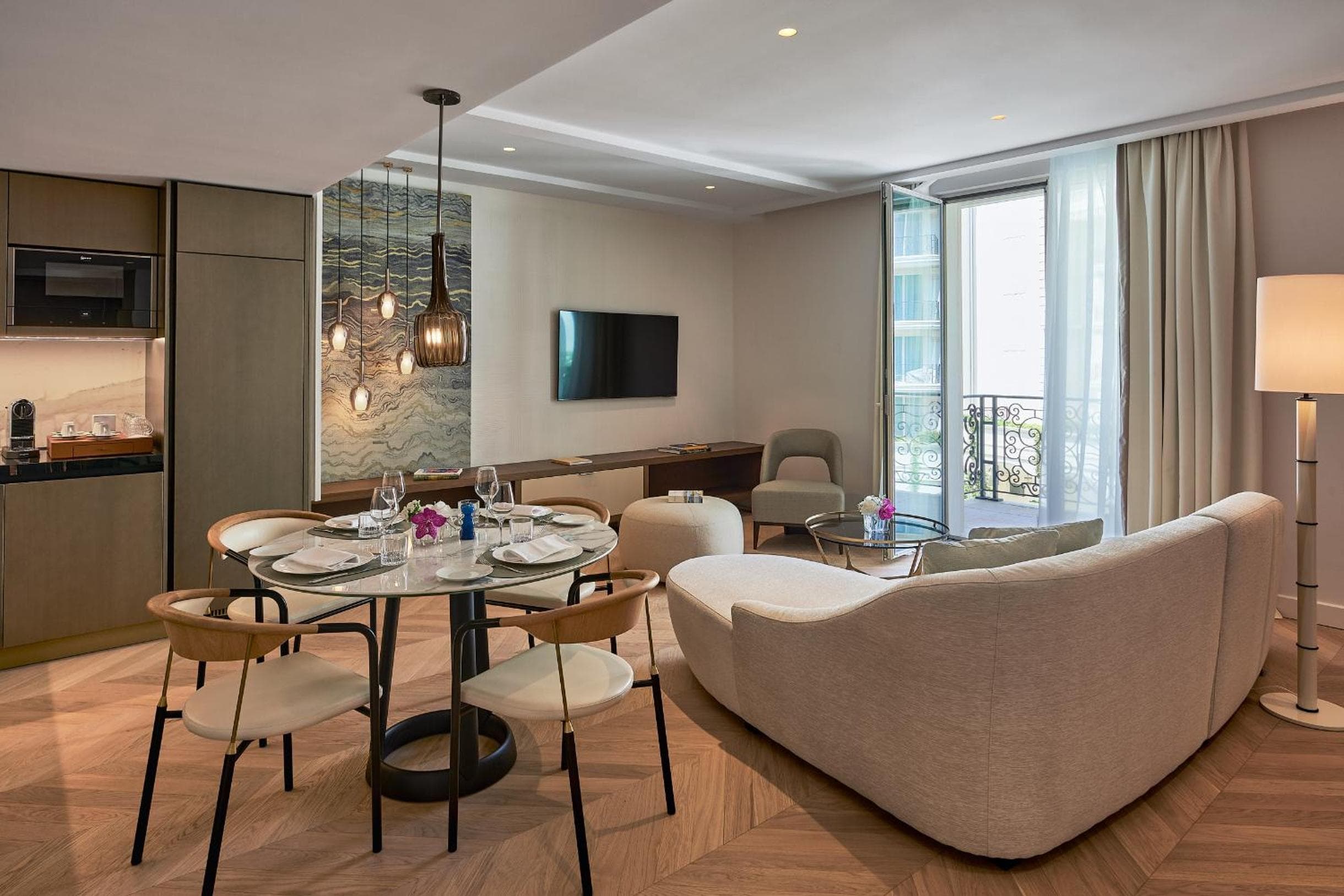 Carlton Cannes, a Regent Hotel photo 2