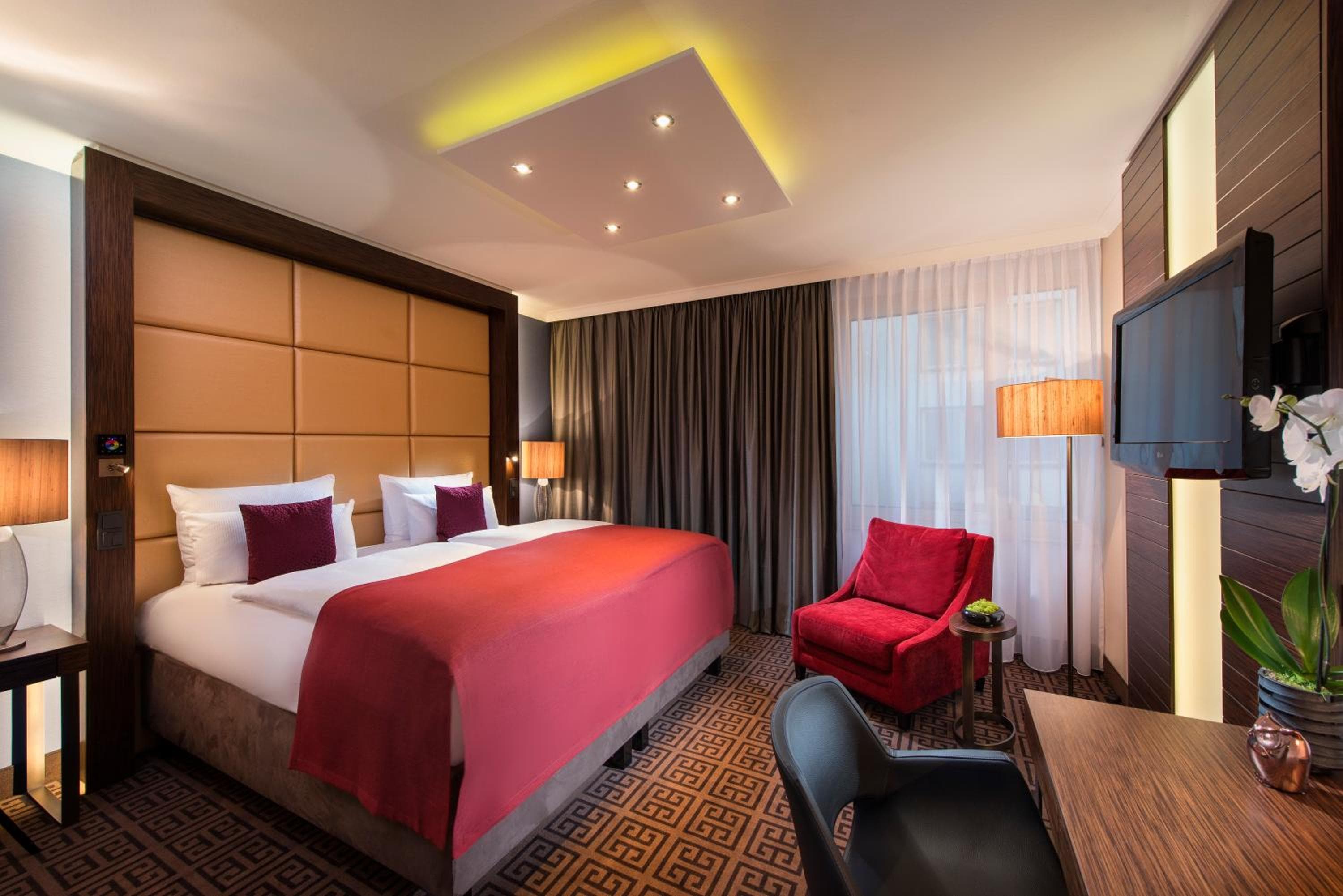 Hotel Palace Berlin photo 2