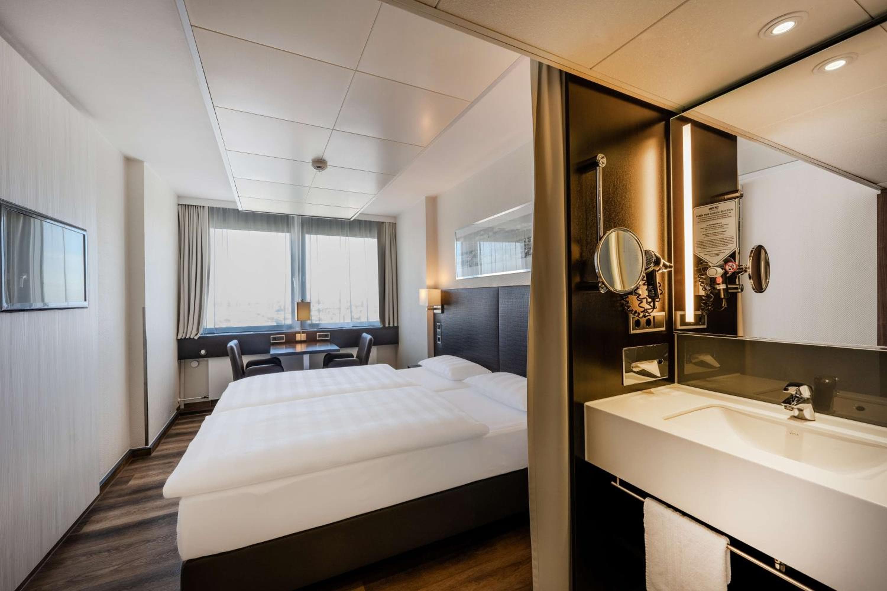 Park Inn by Radisson Berlin Alexanderplatz photo 5