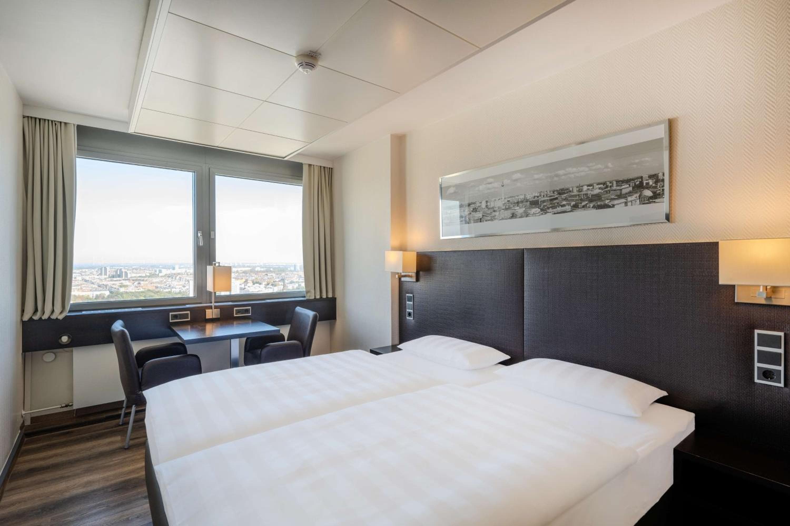 Park Inn by Radisson Berlin Alexanderplatz photo 4